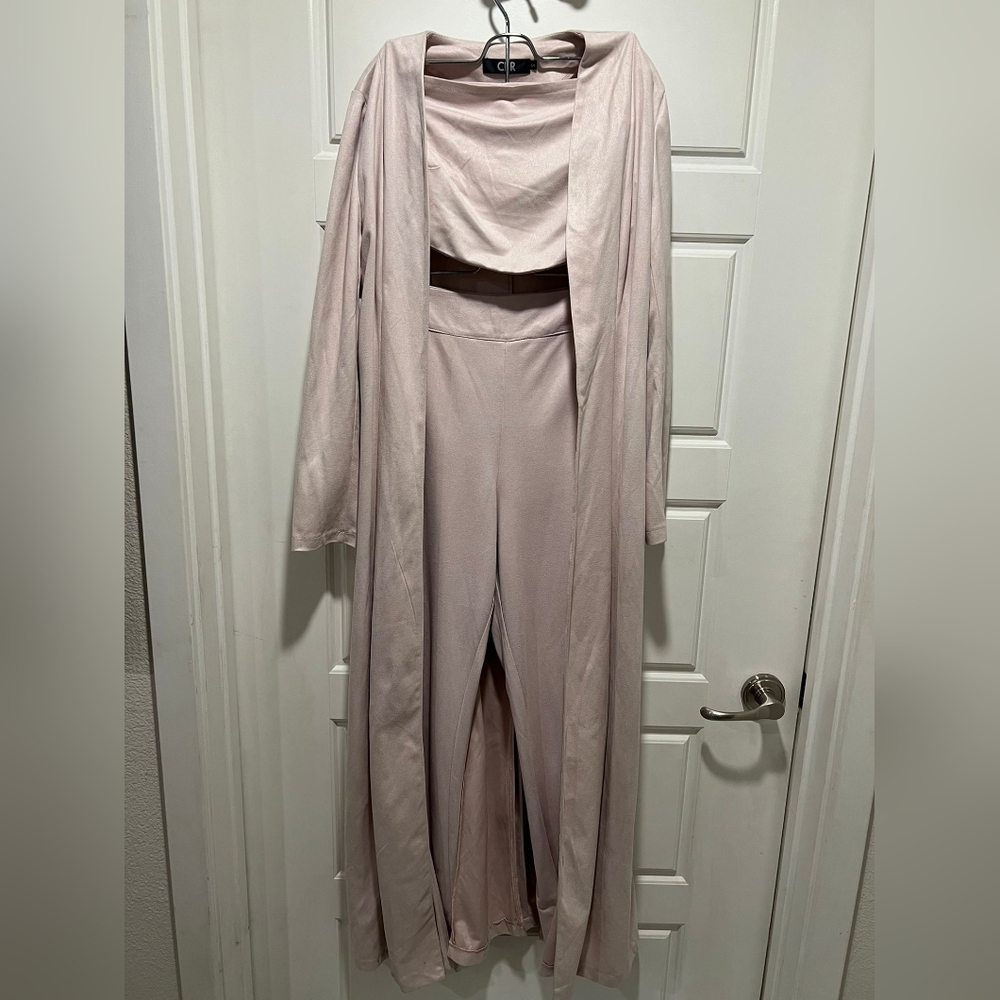 Top, pantsuit with long sleeve top